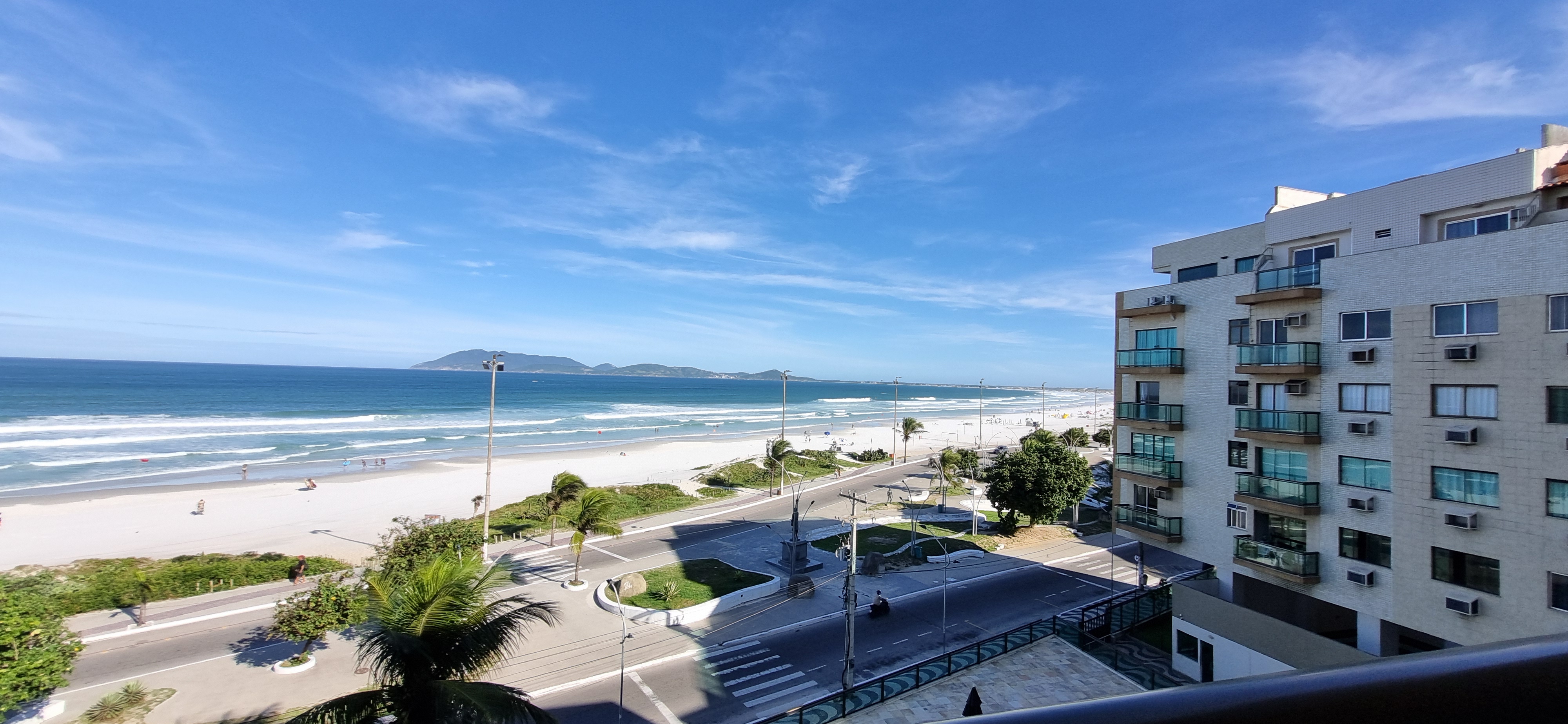 Alugo fixo Apartamento de frente a Praia do Forte- Cabo Frio- RJ. ID- 2007