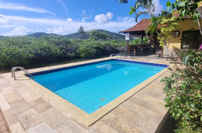 VENDO CASA EM CONDOMÍNIO NO BAIRRO: OGIVA- CABO FRIO- RJ. ID- 0010.